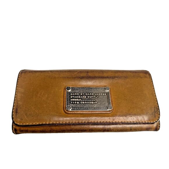 Marc by Marc Jacobs Zip Around Wallet Tan/Brown Patent Leather 7.5"x4" GUC - Picture 1 of 16